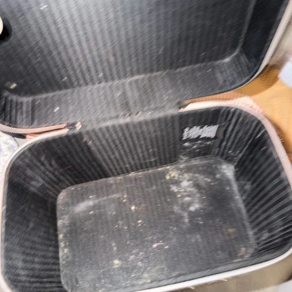 Lot of makeup bags - Picture 13 of 13